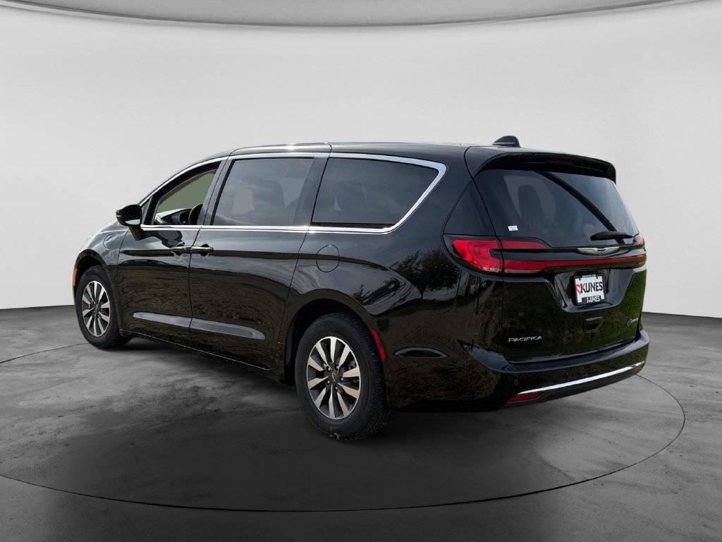 Used 2024 Chrysler Pacifica Limited FWD image 7