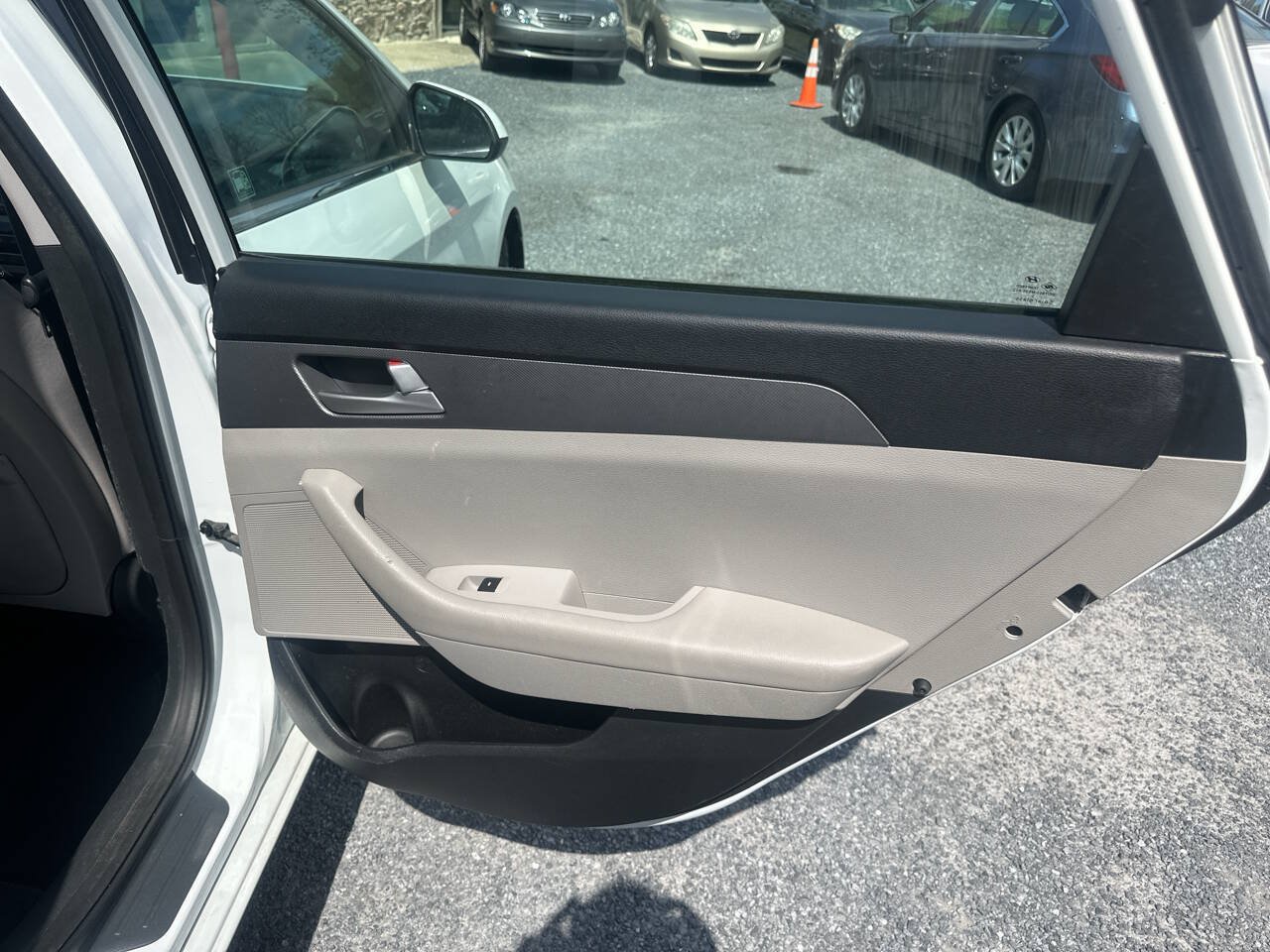 Used 2016 Hyundai Sonata SE FWD image 11