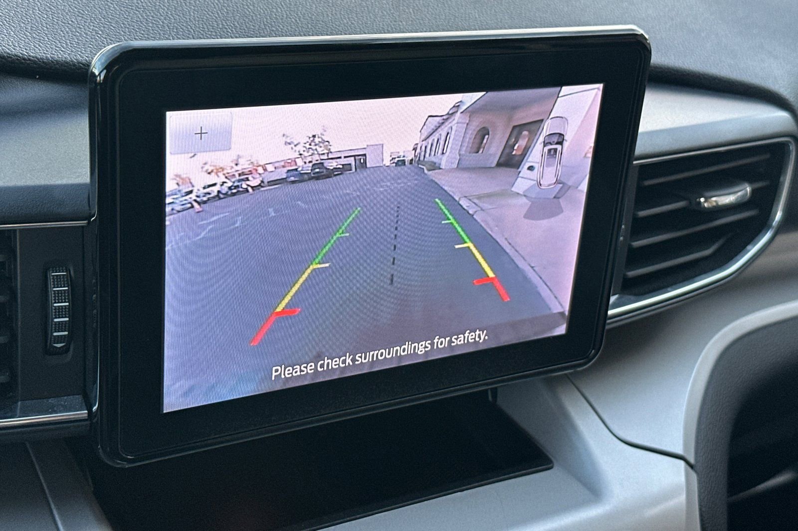 Used 2024 Ford Explorer XLT w/ Equipment Group 202A image 20