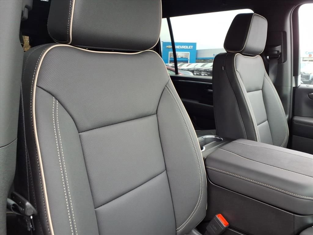 New 2026 Chevrolet Suburban Premier image 21