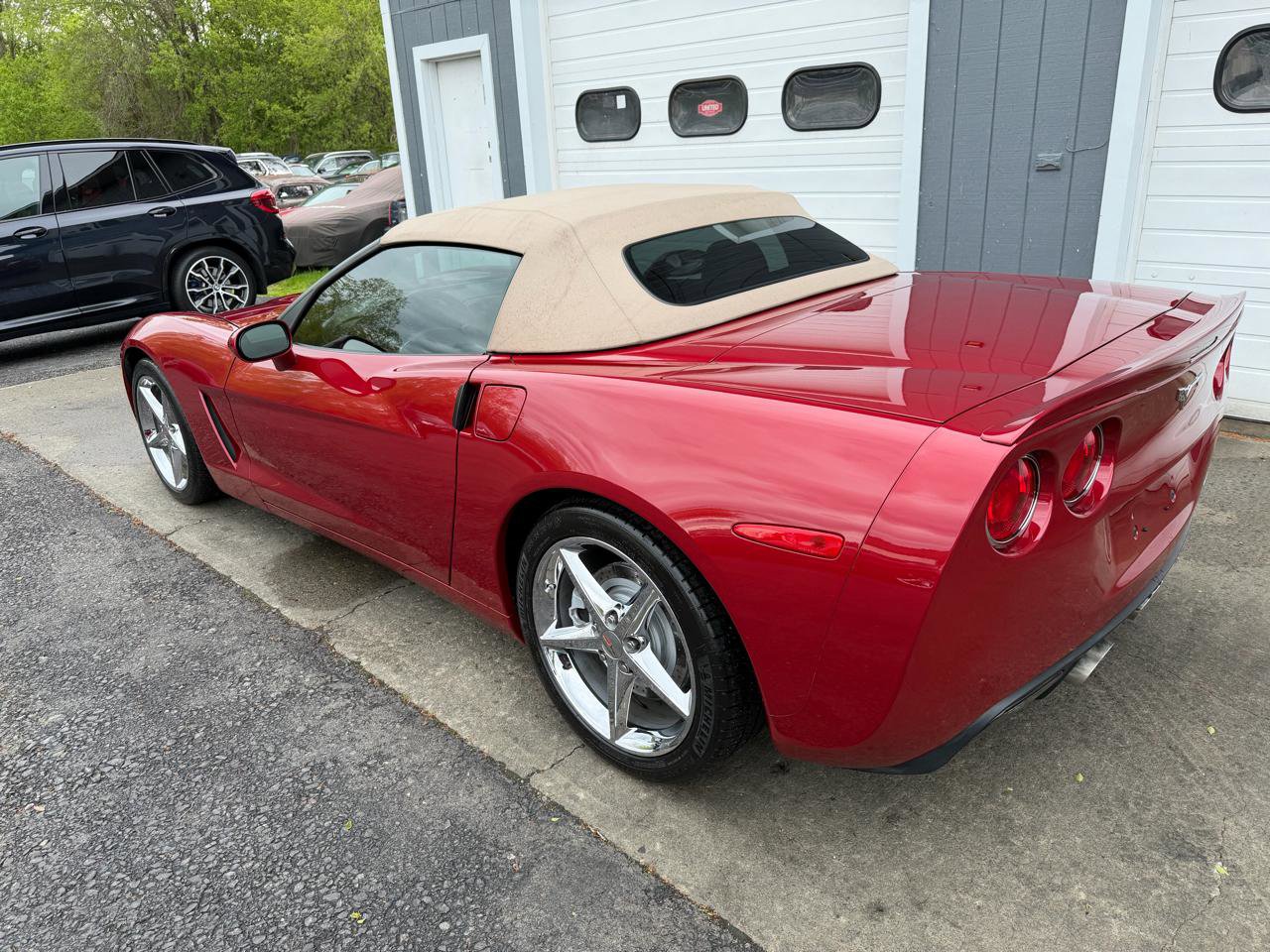 Used 2013 Chevrolet Corvette Convertible w/ 2LT Preferred Equipment Group RWD image 9