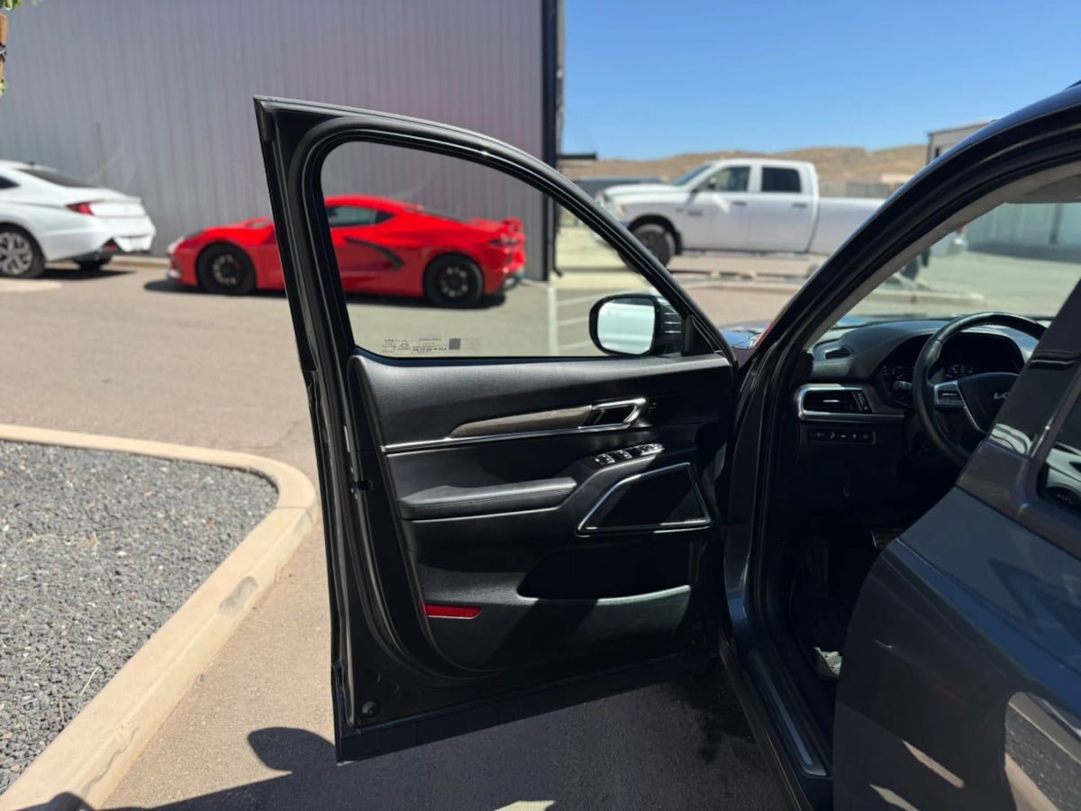 Used 2022 Kia Telluride SX w/ SX Prestige Package AWD/4WD image 19