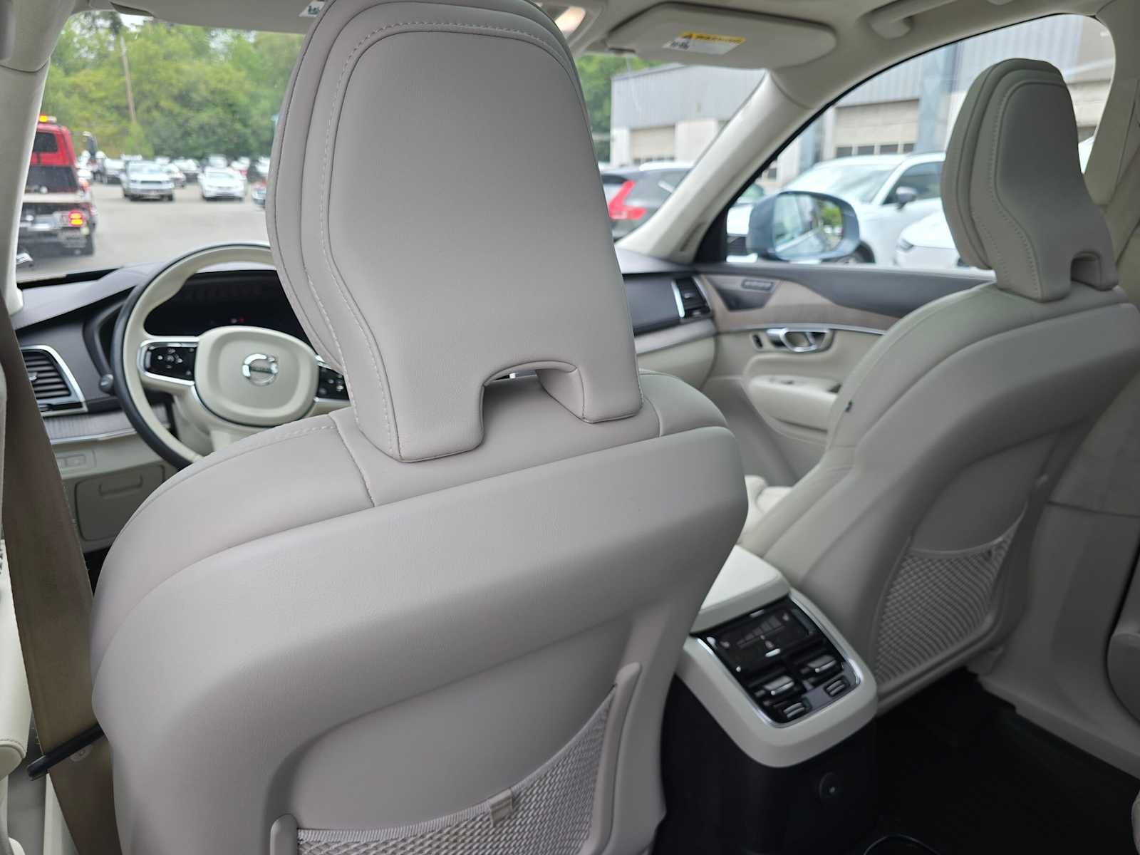 Used 2023 Volvo XC90 T8 Ultimate w/ Lounge Package AWD/4WD image 15