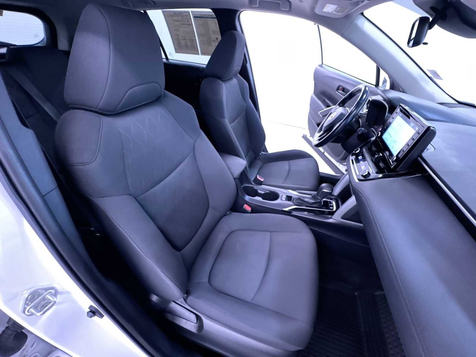 Used 2022 Toyota Corolla Cross LE w/ Moonroof Package FWD image 27