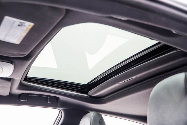 Used 2021 Toyota Avalon XLE w/ Moonroof Package image 43