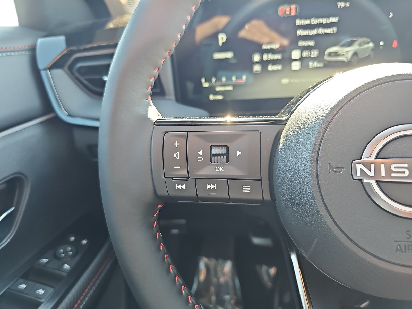New 2027 Nissan Kicks SR w/ SR Premium Package FWD image 17