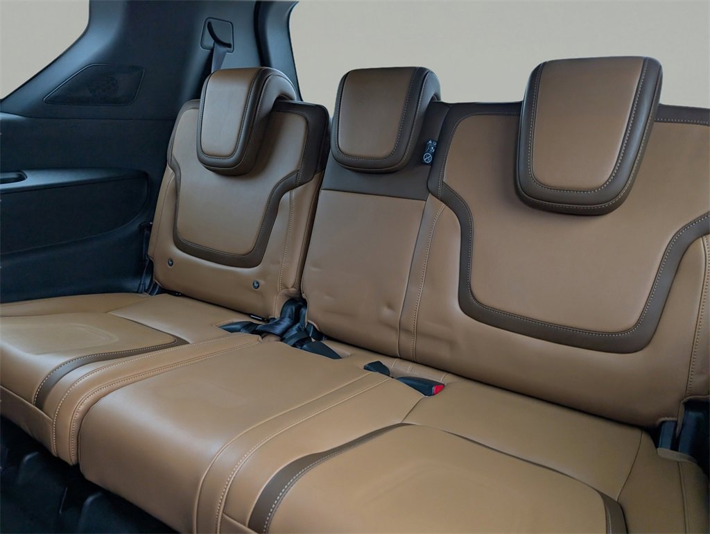 New 2025 Nissan Armada SL image 14