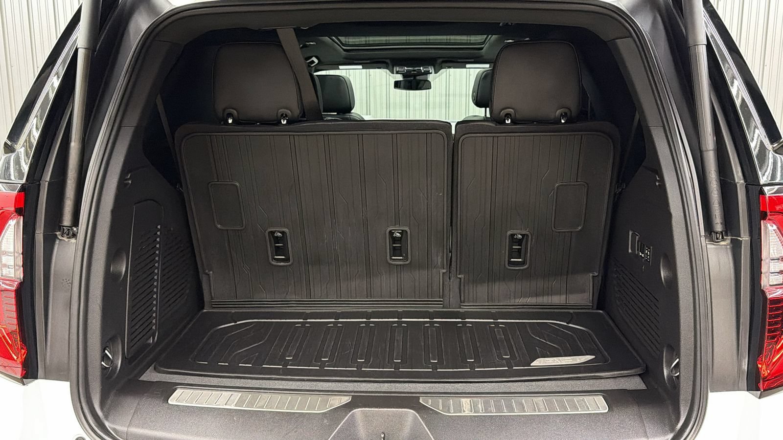 Used 2026 GMC Yukon Denali w/ Sun & Power Step Package AWD/4WD image 16