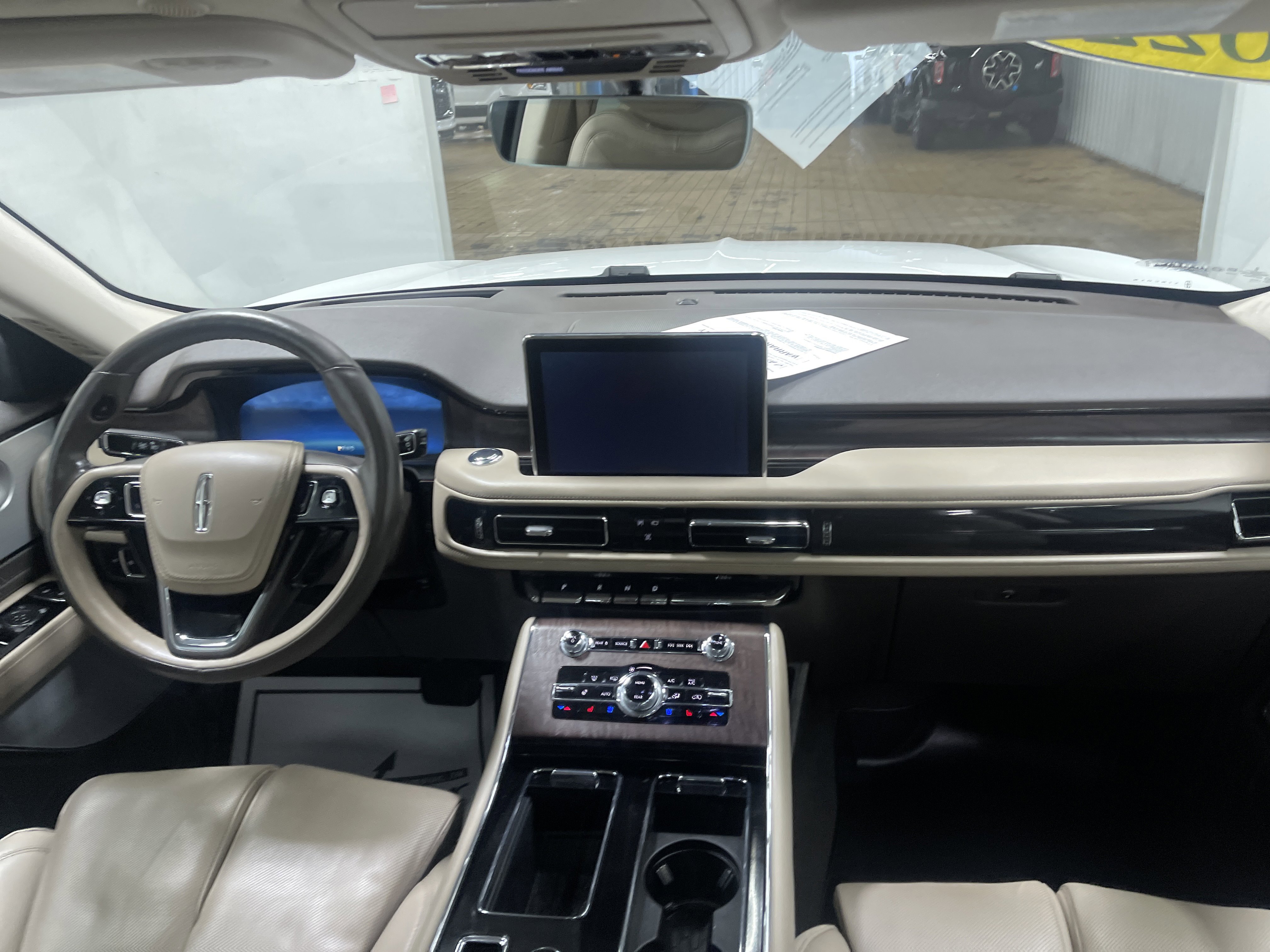 Used 2022 Lincoln Aviator Reserve w/ Equipment Group 201A image 23