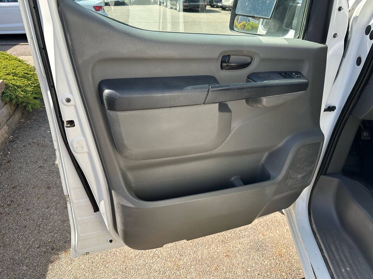 Used 2020 Nissan NV 2500 High Roof RWD image 19