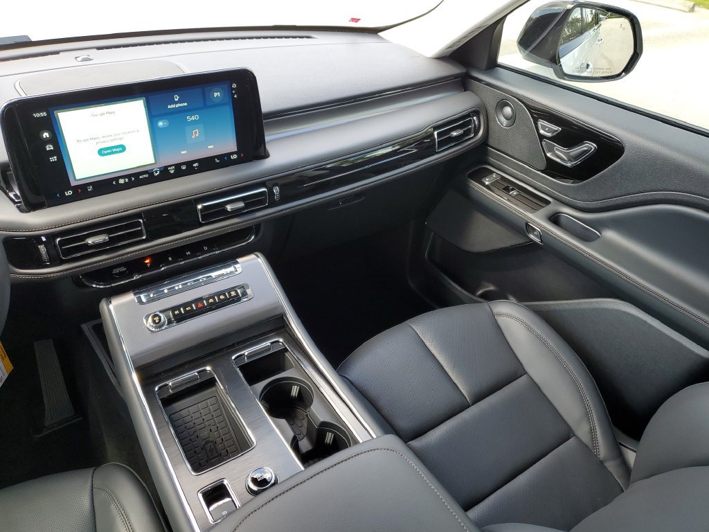 New 2026 Lincoln Aviator 2WD image 17