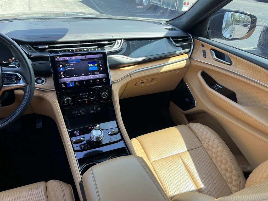 Used 2022 Jeep Grand Cherokee L Summit image 15