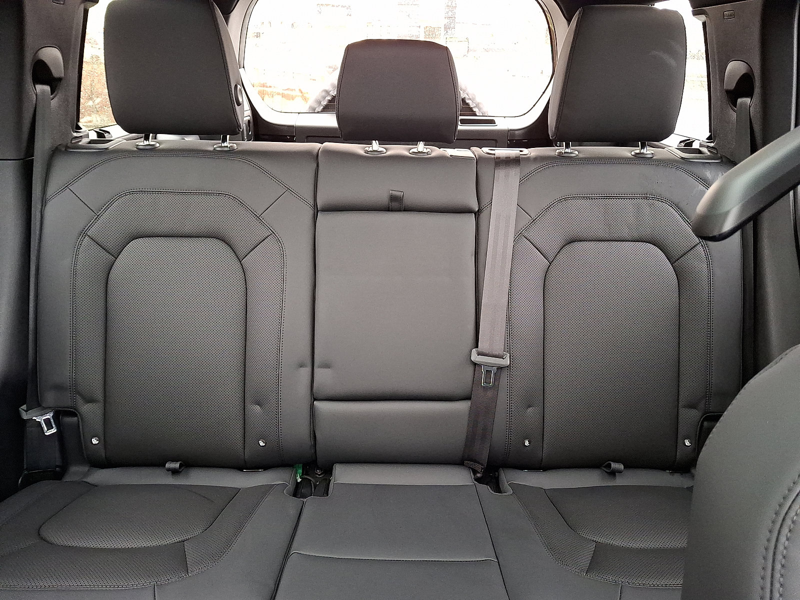 New 2026 Land Rover Defender 110 X-Dynamic SE image 16