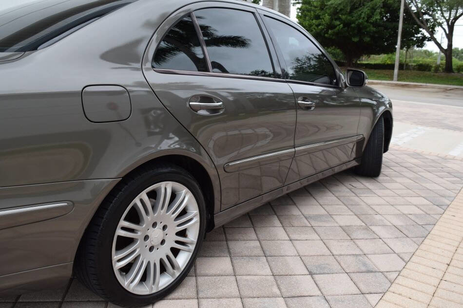 Used 2008 Mercedes-Benz E 350 4MATIC Sedan image 24