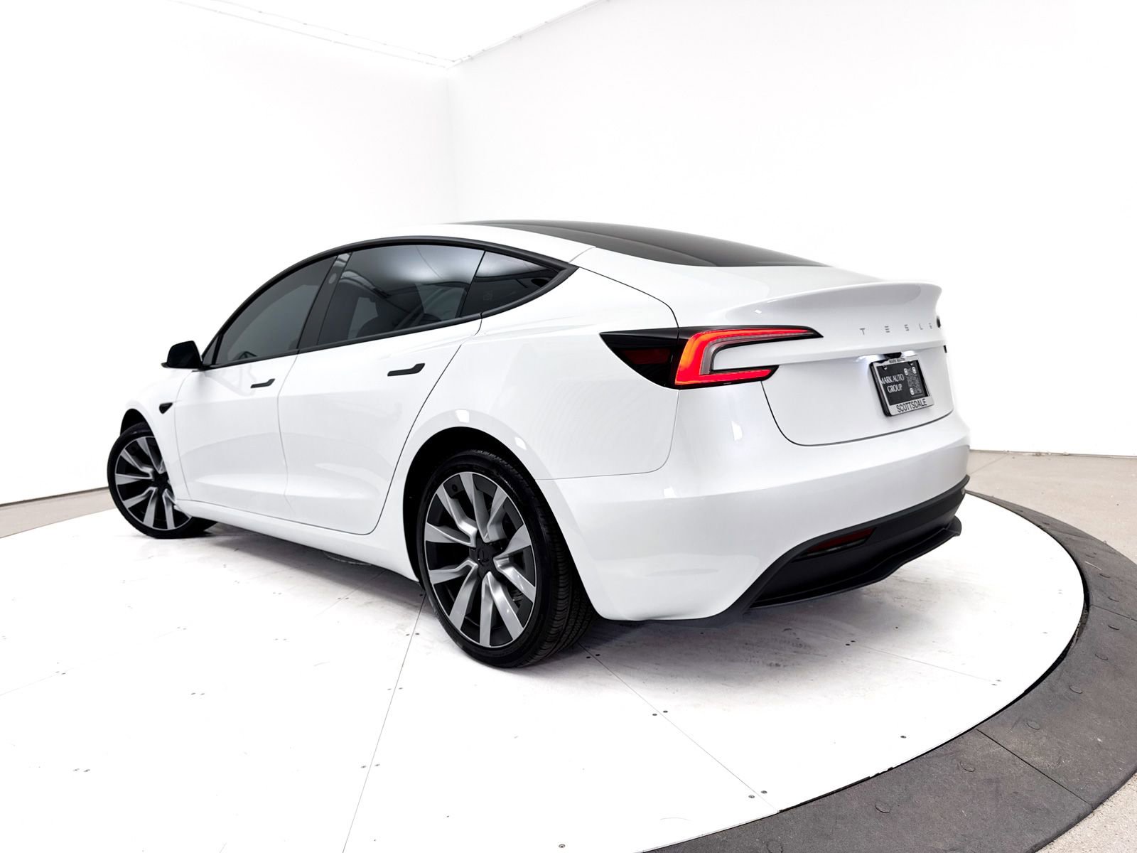 Used 2024 Tesla Model 3 Standard Range RWD image 2