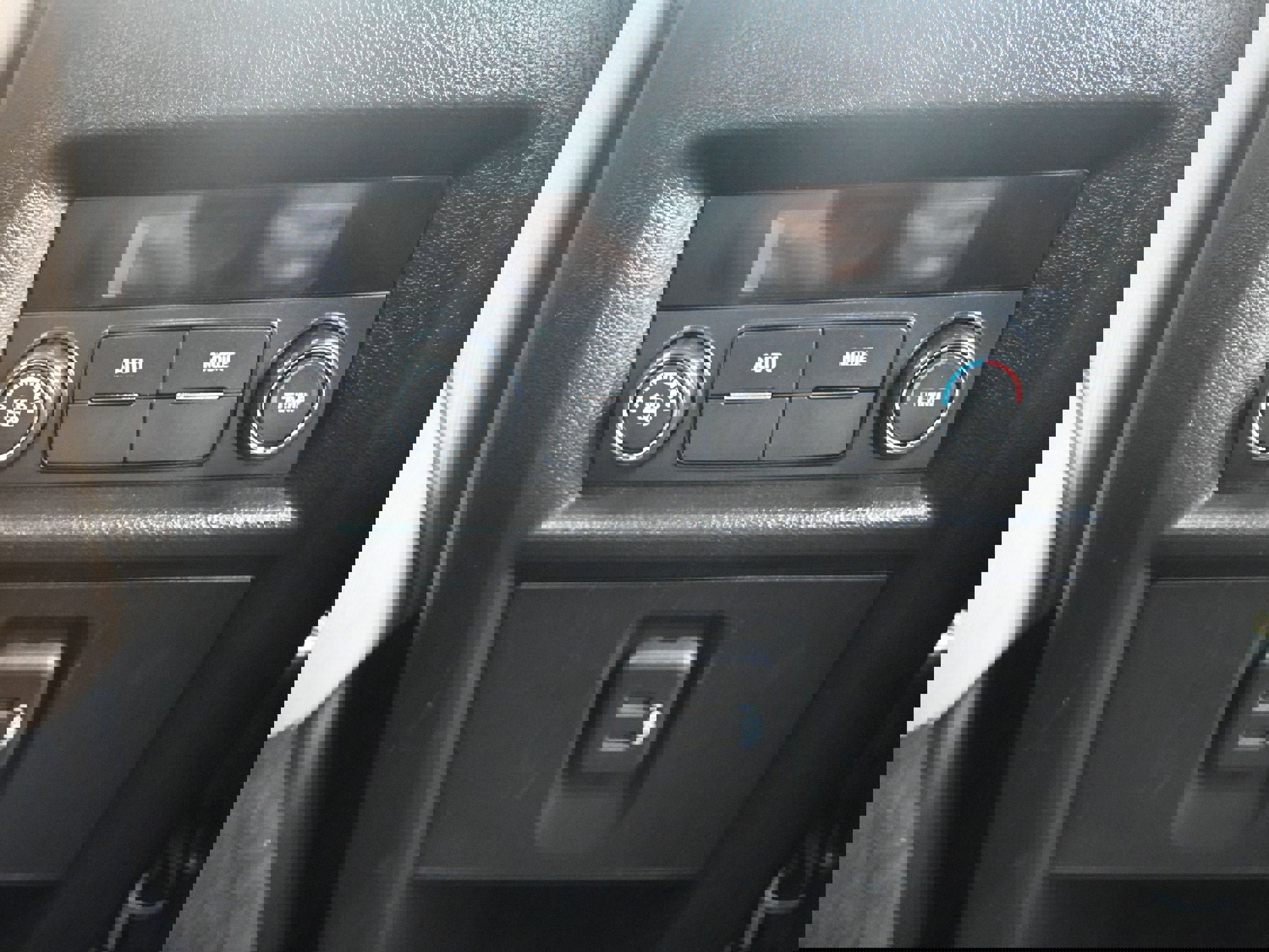 Certified 2023 Chevrolet Traverse LS image 22