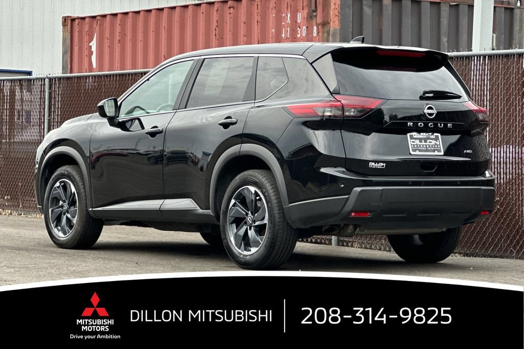 Used 2025 Nissan Rogue SV AWD/4WD image 6