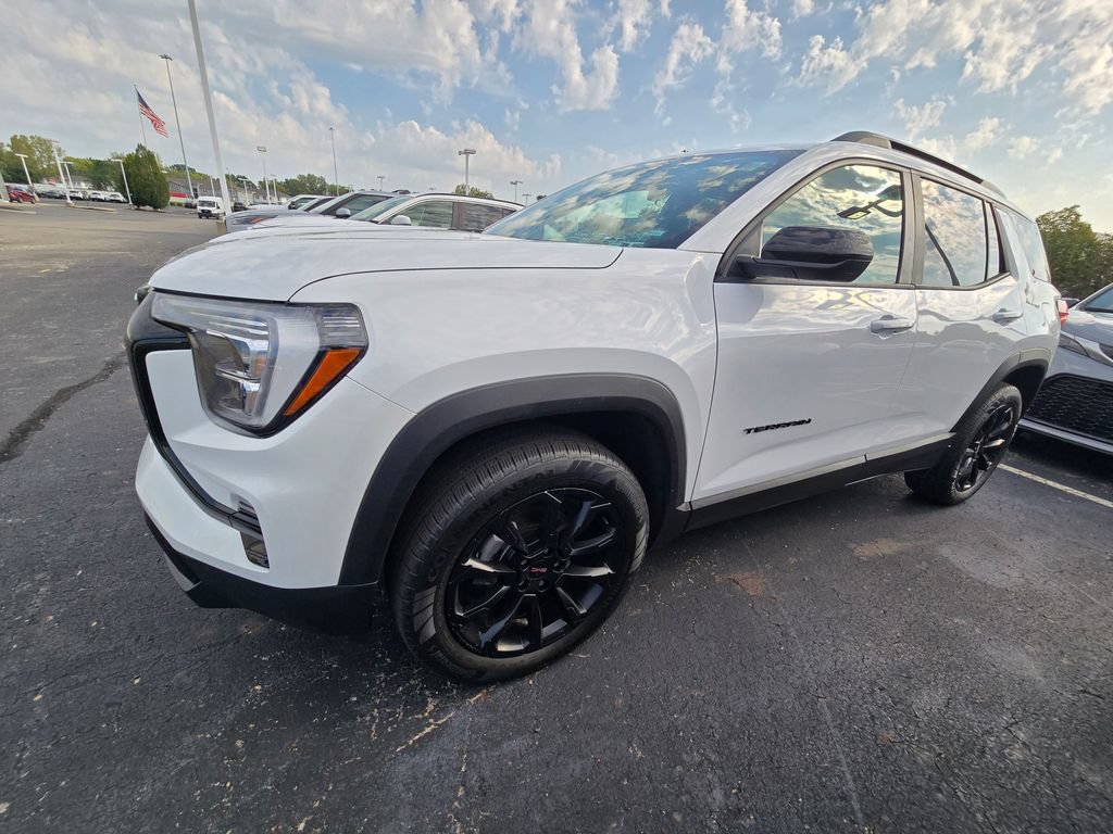 Used 2026 GMC Terrain Elevation w/ Elevation Premium Package AWD/4WD image 4