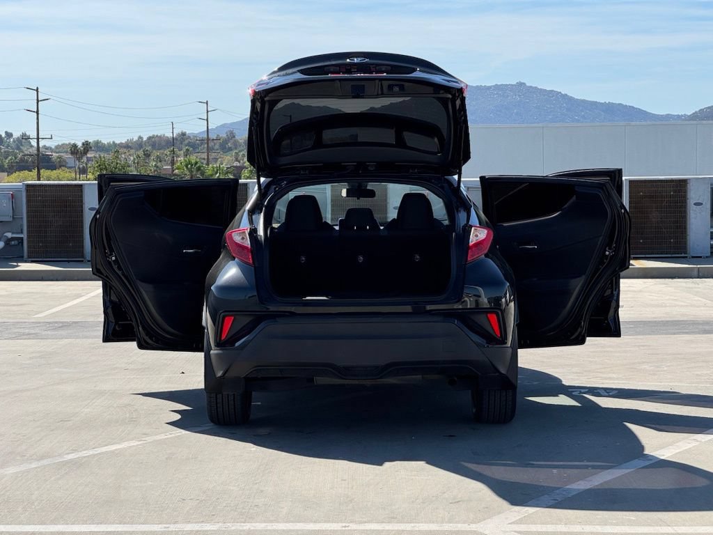 Used 2020 Toyota C-HR XLE FWD image 26