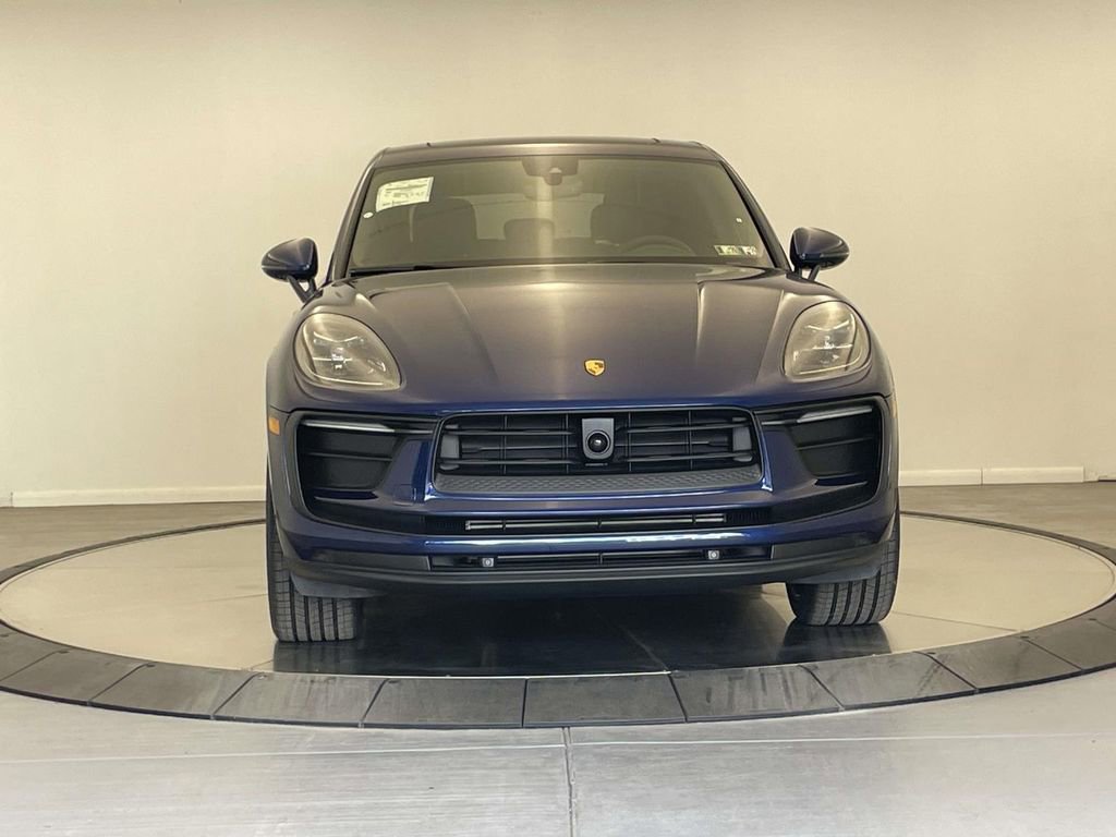 New 2025 Porsche Macan Base image 10