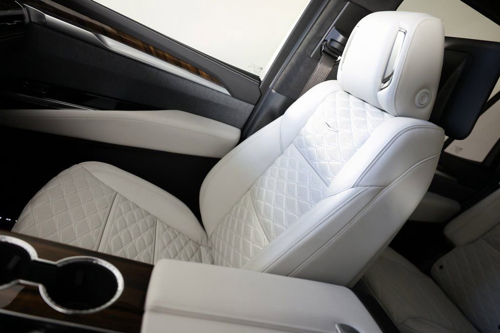 Used 2026 Cadillac Escalade Platinum Sport w/ LPO, Floor Liner Package image 47