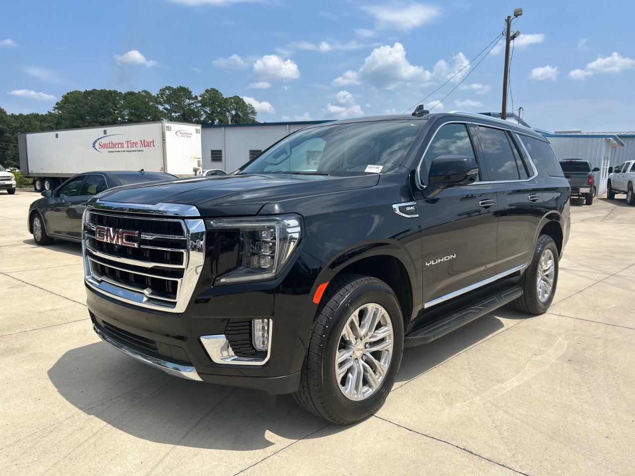 Used 2024 GMC Yukon SLT w/ SLT Luxury Package RWD video 1