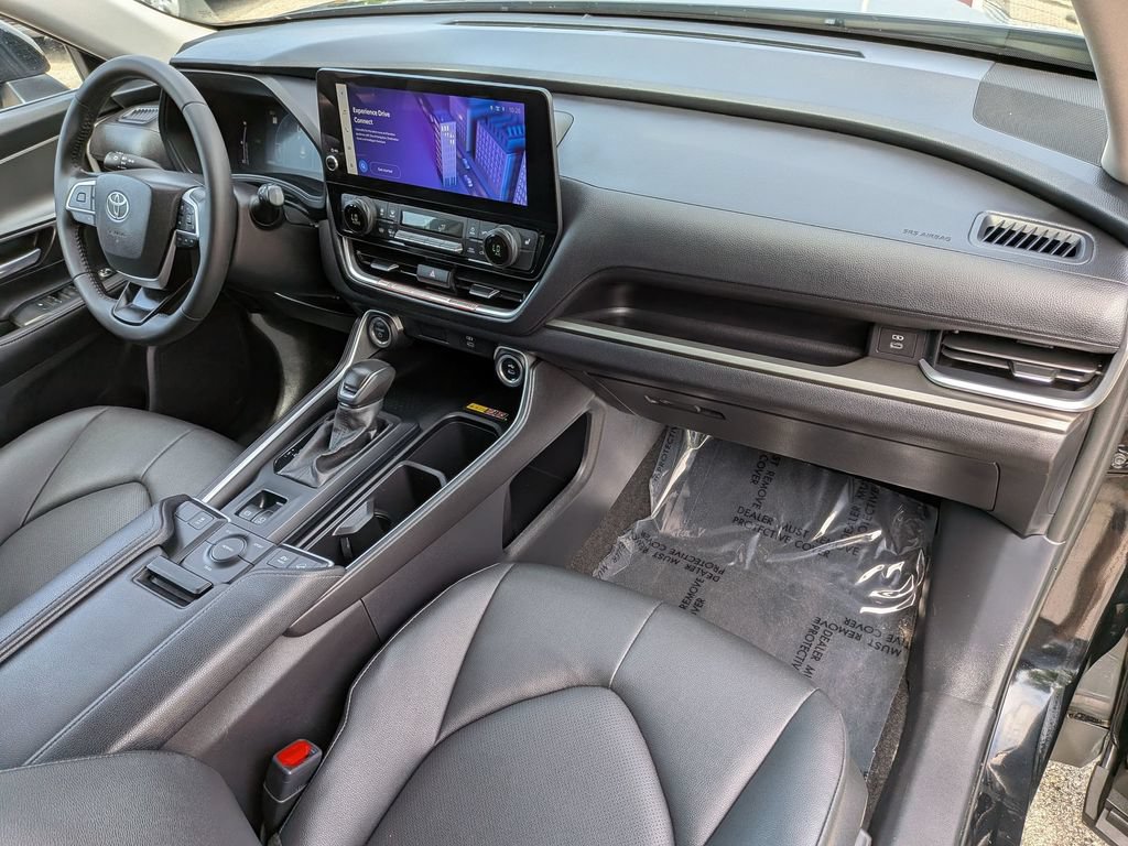 Used 2025 Toyota Grand Highlander AWD Hybrid image 35