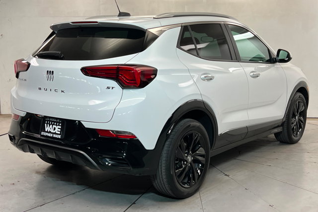 Used 2024 Buick Encore GX Sport Touring FWD image 5
