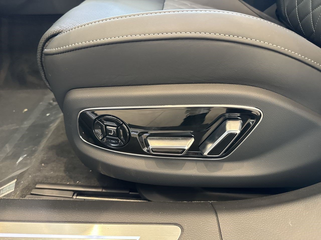 New 2027 Audi S8 AWD/4WD image 20