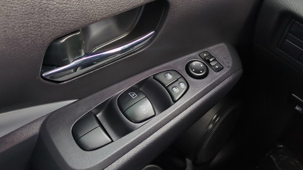 Certified 2024 Nissan Kicks SR w/ SR Premium Package FWD image 20
