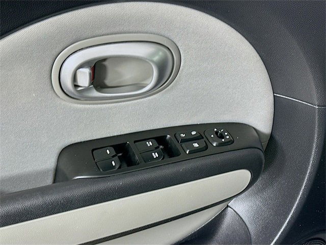 Used 2016 Kia Soul + image 19