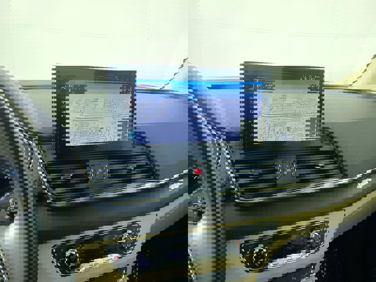 Used 2021 Audi Q5 Premium Plus w/ Premium Plus Package image 4