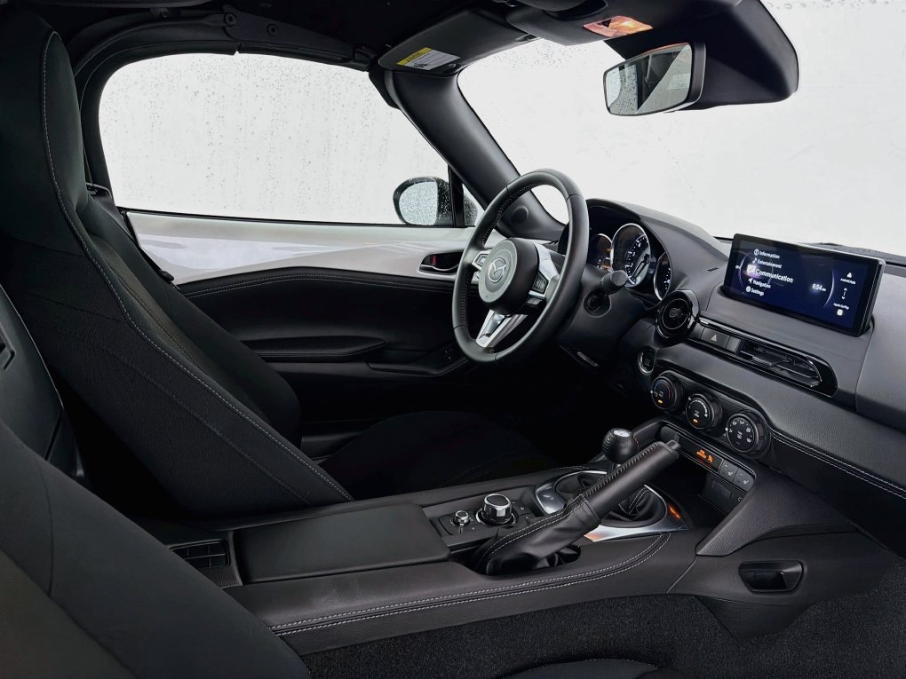 Used 2025 MAZDA MX-5 Miata Club RWD image 27