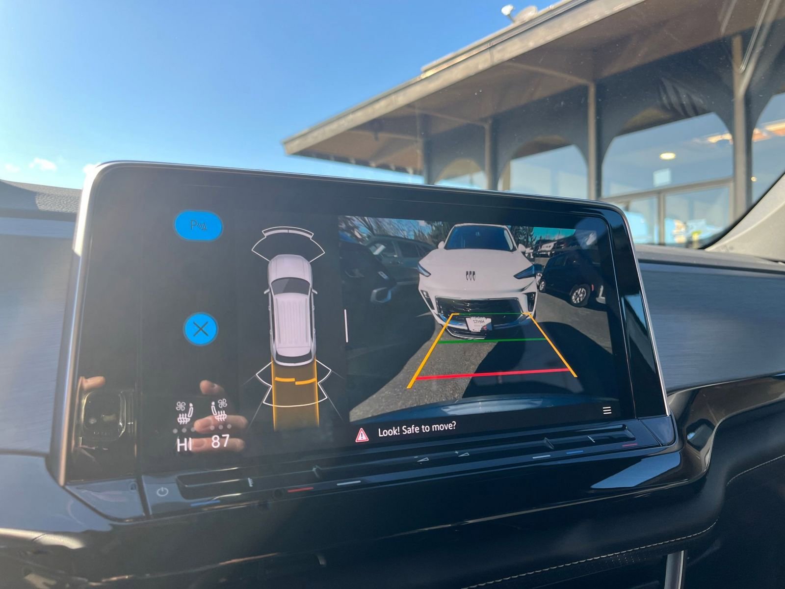 Used 2025 Volkswagen Atlas Cross Sport SE image 25