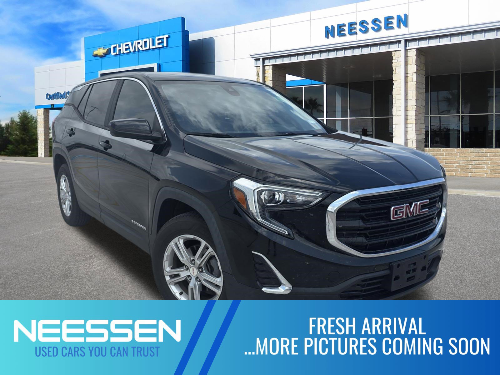 Used 2021 GMC Terrain SLE w/ LPO, Floor Liner Package FWD image 1