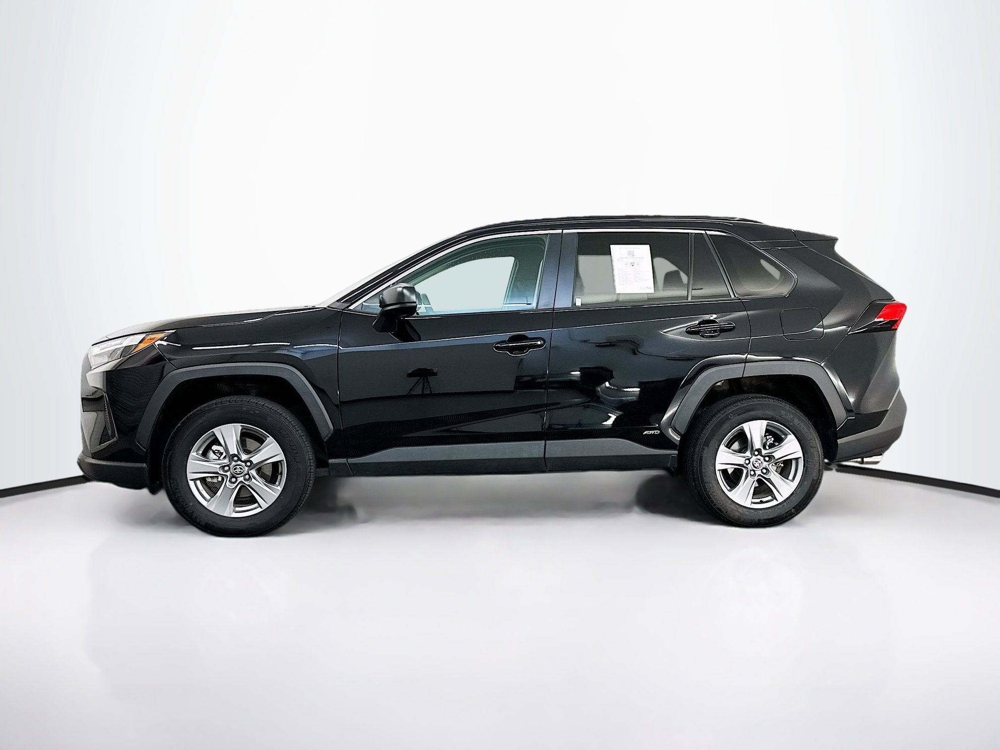 Used 2025 Toyota RAV4 LE image 4