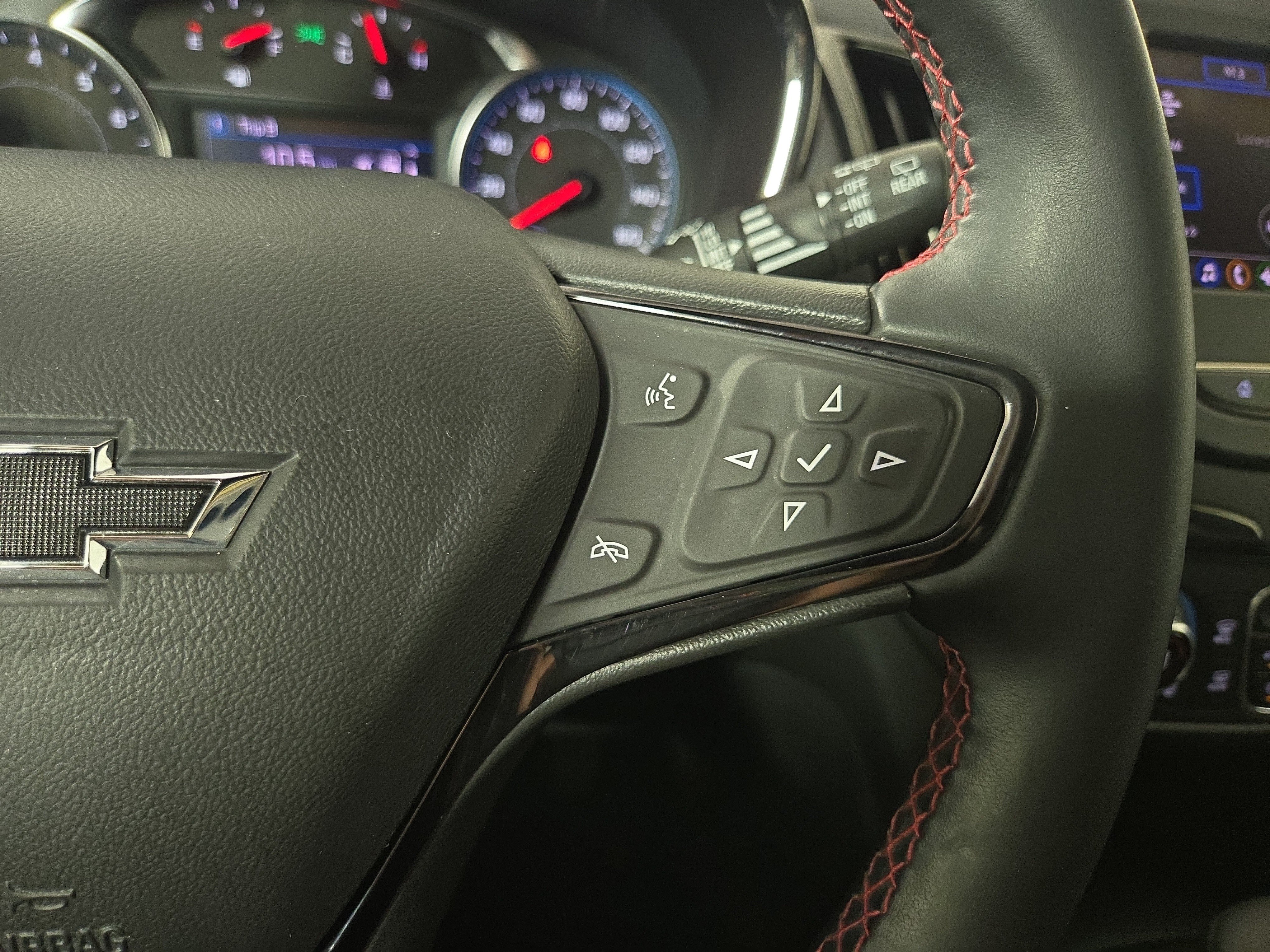 Certified 2023 Chevrolet Equinox RS FWD image 16