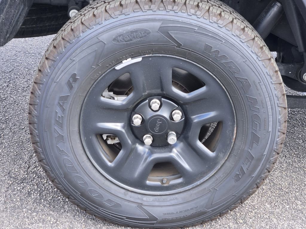 Used 2024 Jeep Gladiator Sport image 9