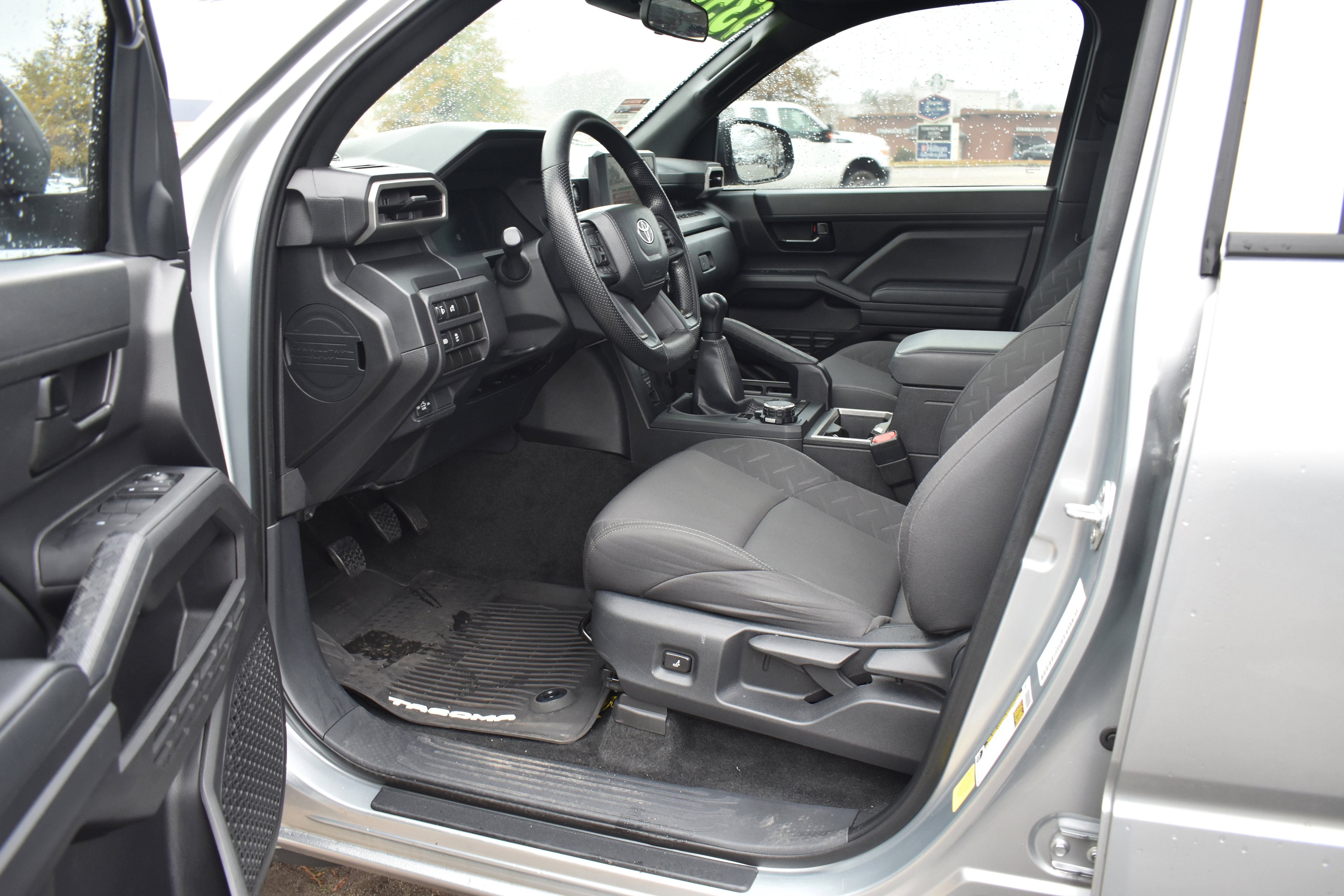 Used 2024 Toyota Tacoma SR image 12