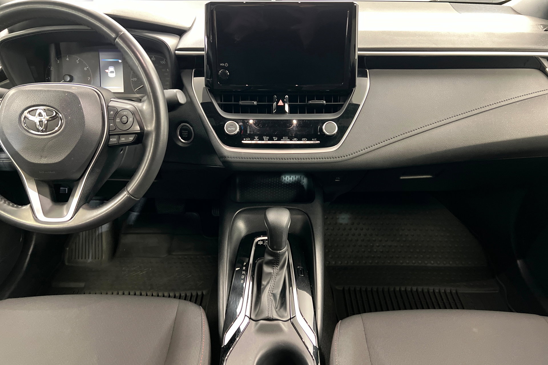 Used 2023 Toyota Corolla SE w/ SE Premium Package image 14