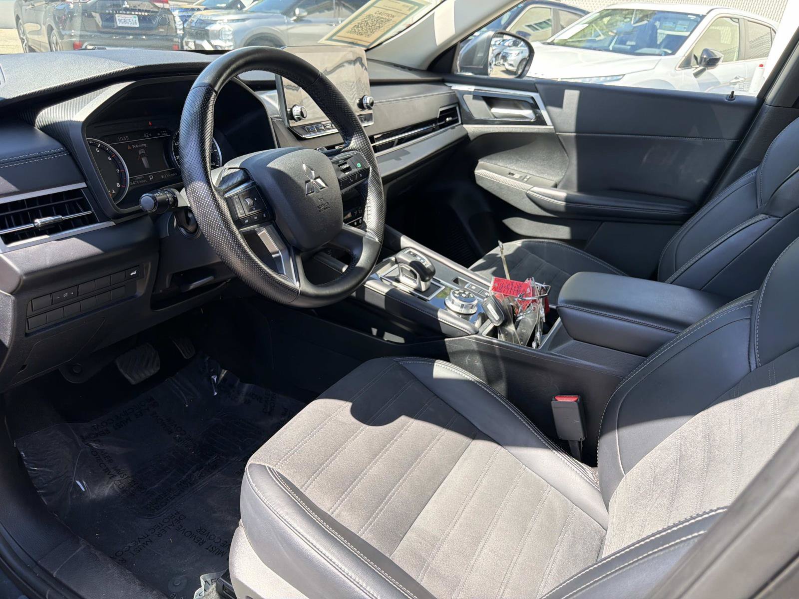 Used 2024 Mitsubishi Outlander FWD image 13