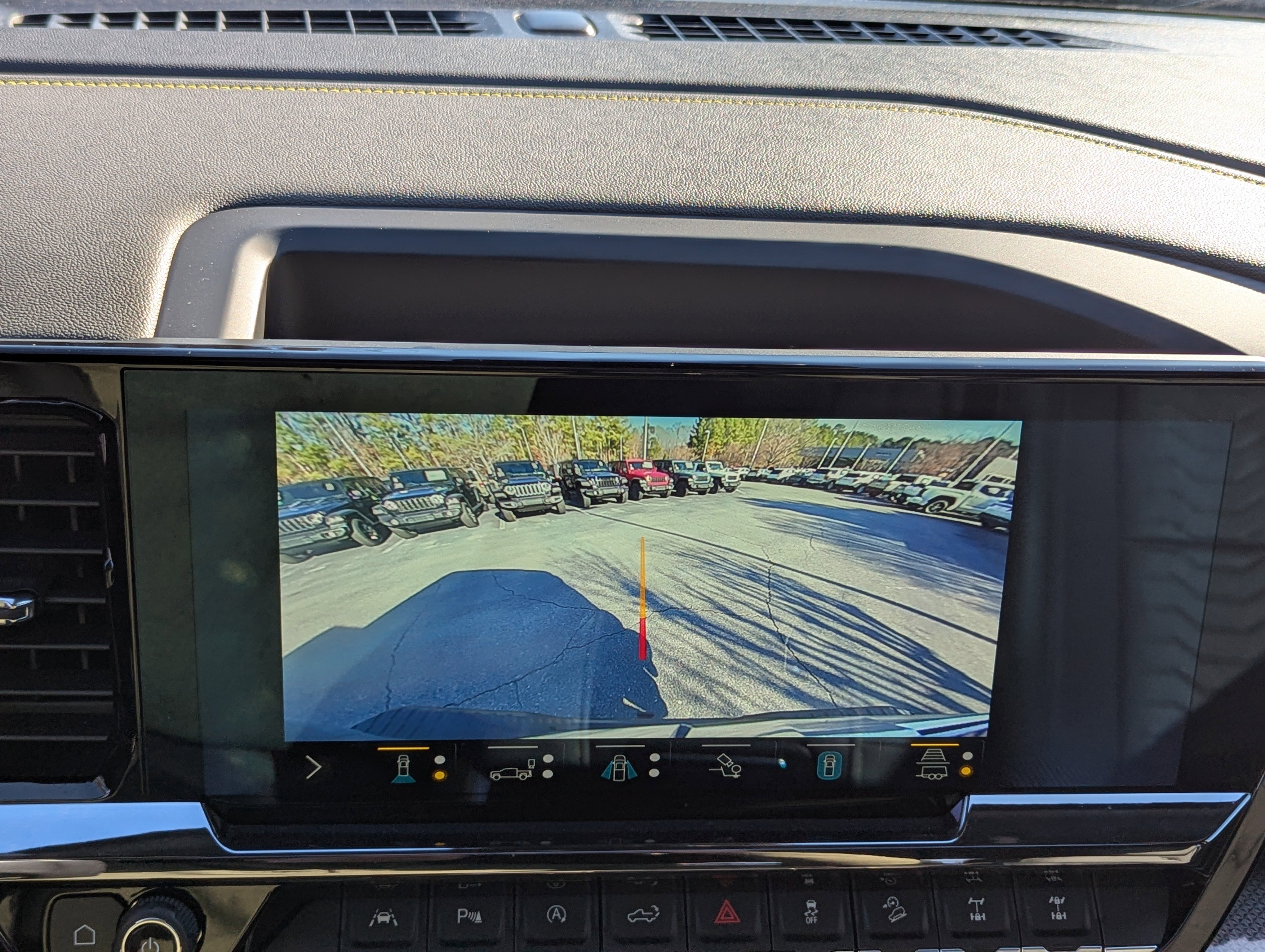 Used 2022 Chevrolet Silverado 1500 ZR2 w/ Technology Package image 22