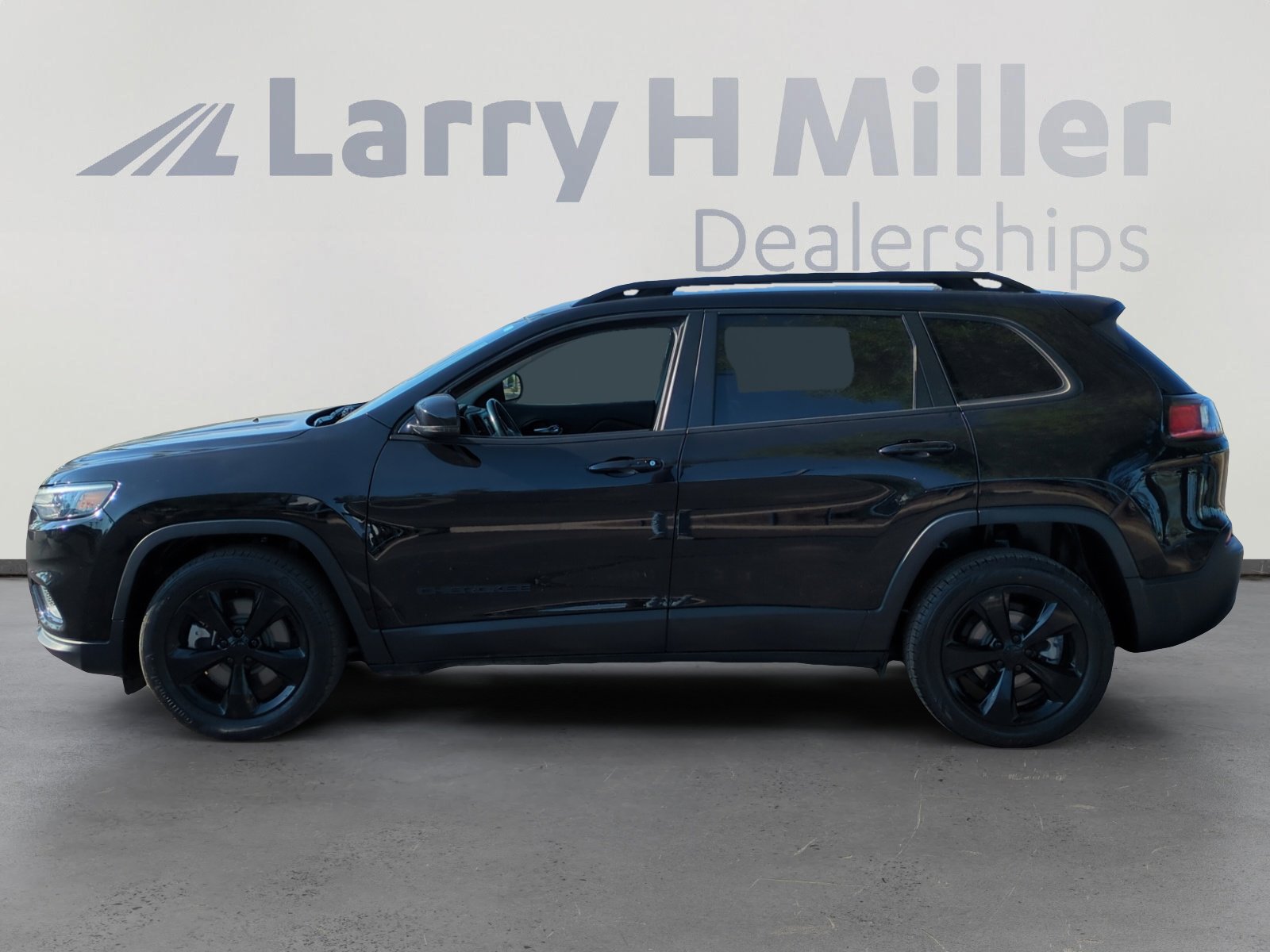 Used 2021 Jeep Cherokee Latitude Plus image 2