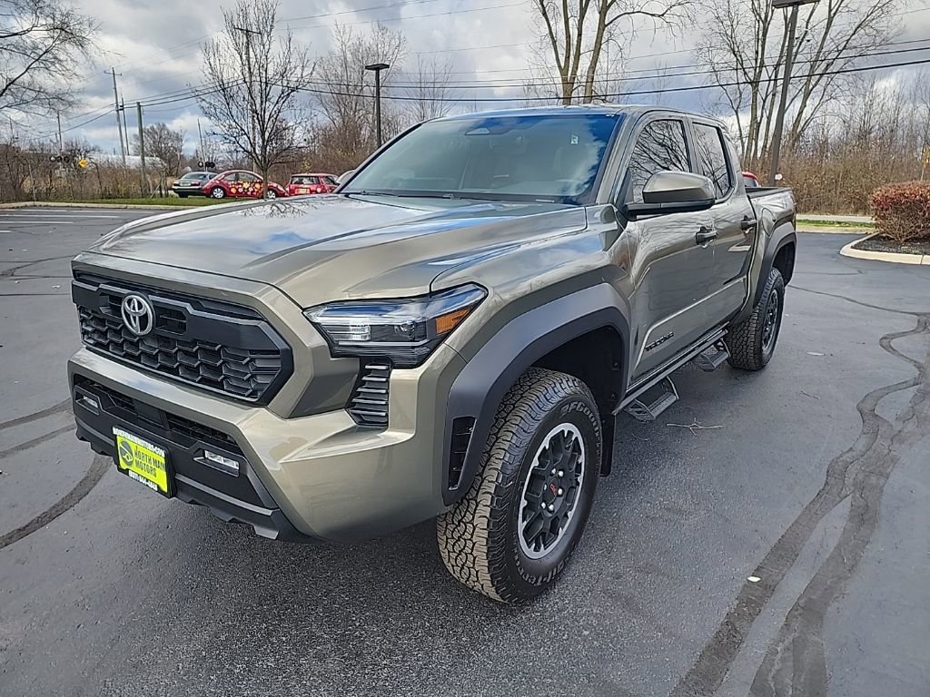 Used 2025 Toyota Tacoma TRD Off-Road image 3