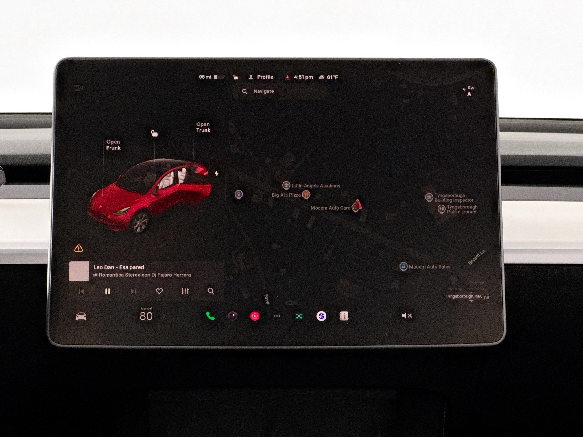 Used 2023 Tesla Model Y Long Range AWD/4WD image 29