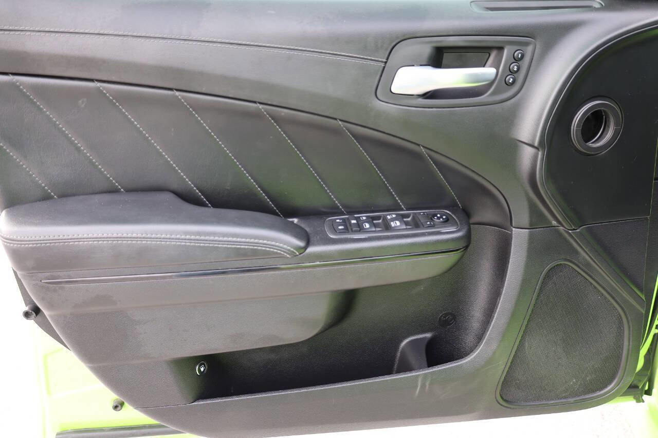 Used 2019 Dodge Charger R/T w/ Plus Group image 12