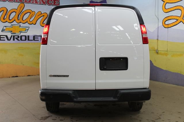 Used 2021 Chevrolet Express 2500 Extended RWD image 6