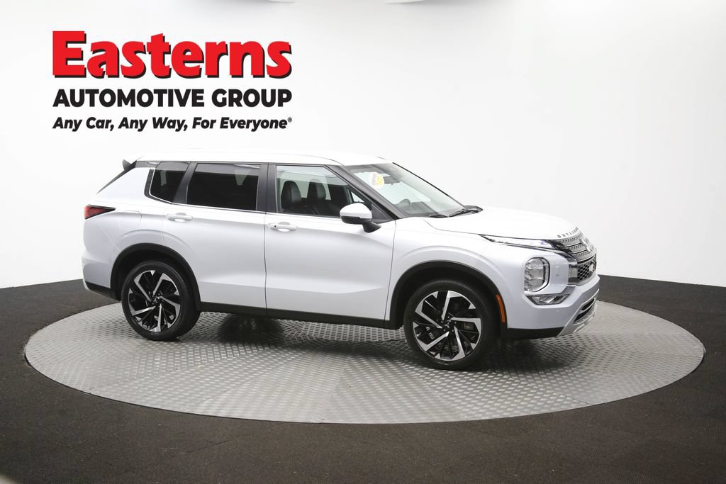 Used 2024 Mitsubishi Outlander SE AWD/4WD image 46