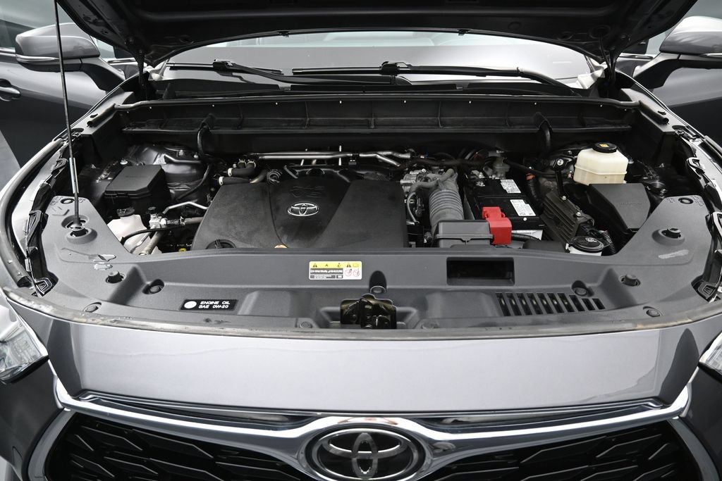 Used 2022 Toyota Highlander Limited AWD/4WD image 40