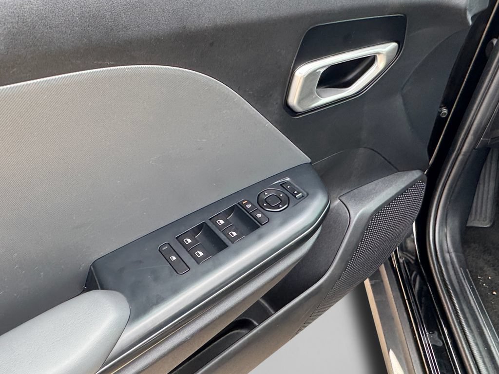 Used 2025 Kia K4 FWD image 18